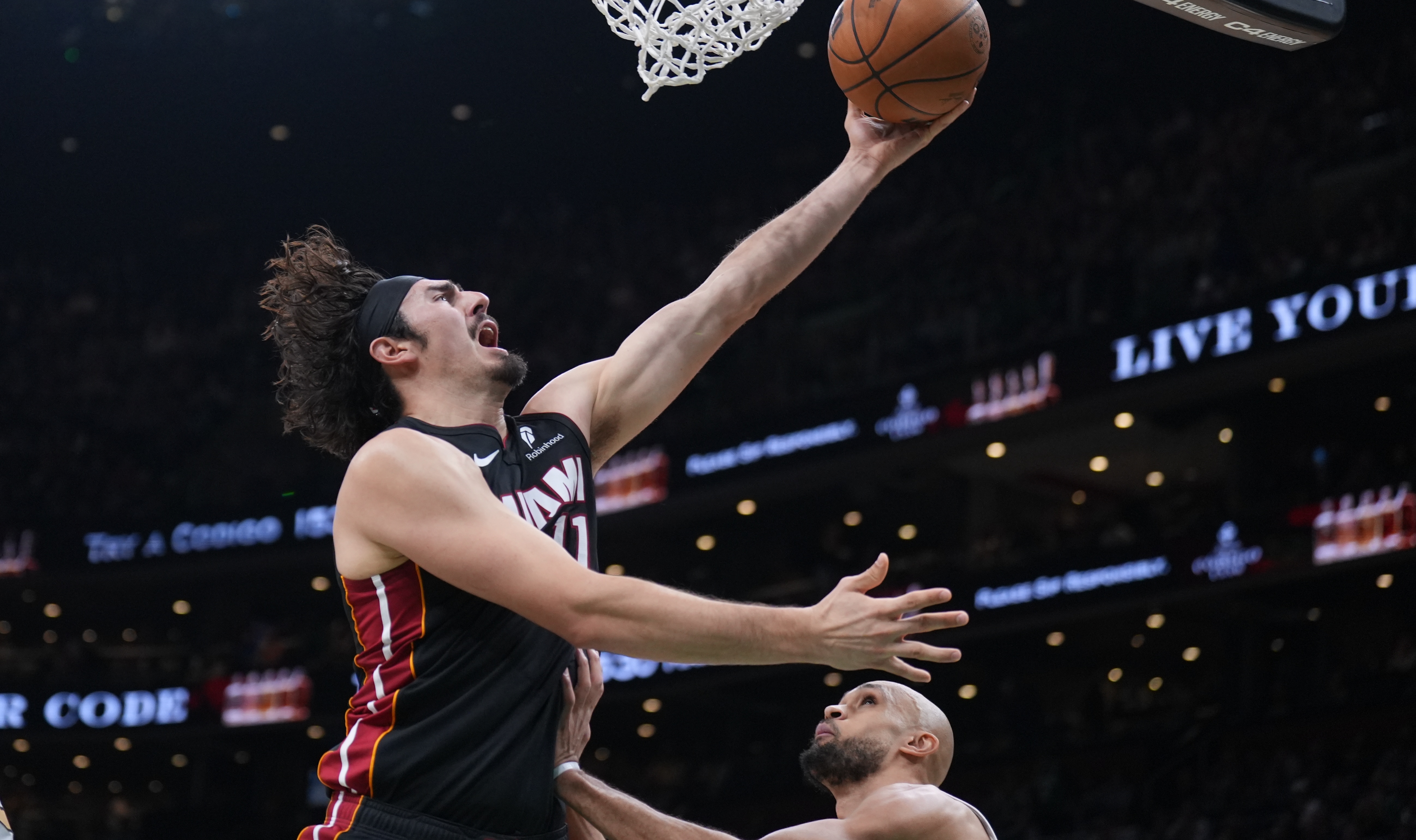 开云体育-哈克斯：我们知道必须赢下这场球 要用行动证明而不是嘴上说说