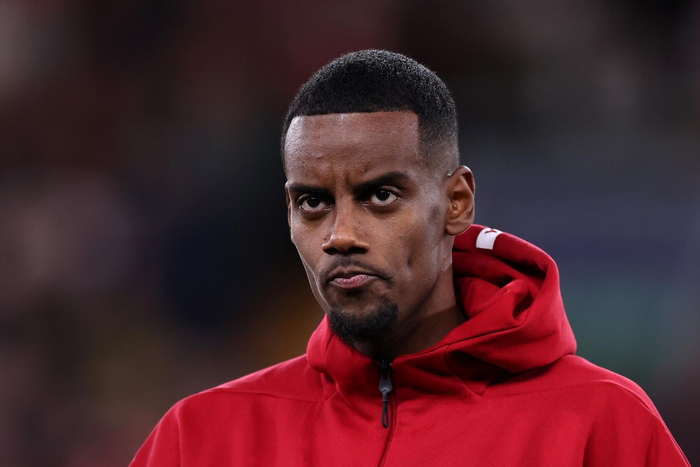 开云app-斯洛特官宣伊萨克复出消息，同时回应范戴克 “球员放弃” 言论|巴黎|曼城|伊萨克-苏克塞斯|托特纳姆热刺|伊蒂哈德_新浪体育_新浪新闻